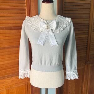 Evelyn J-Fashion Gyaru Jirai Coquette Cropped Gray & White Lace Sweater Top S